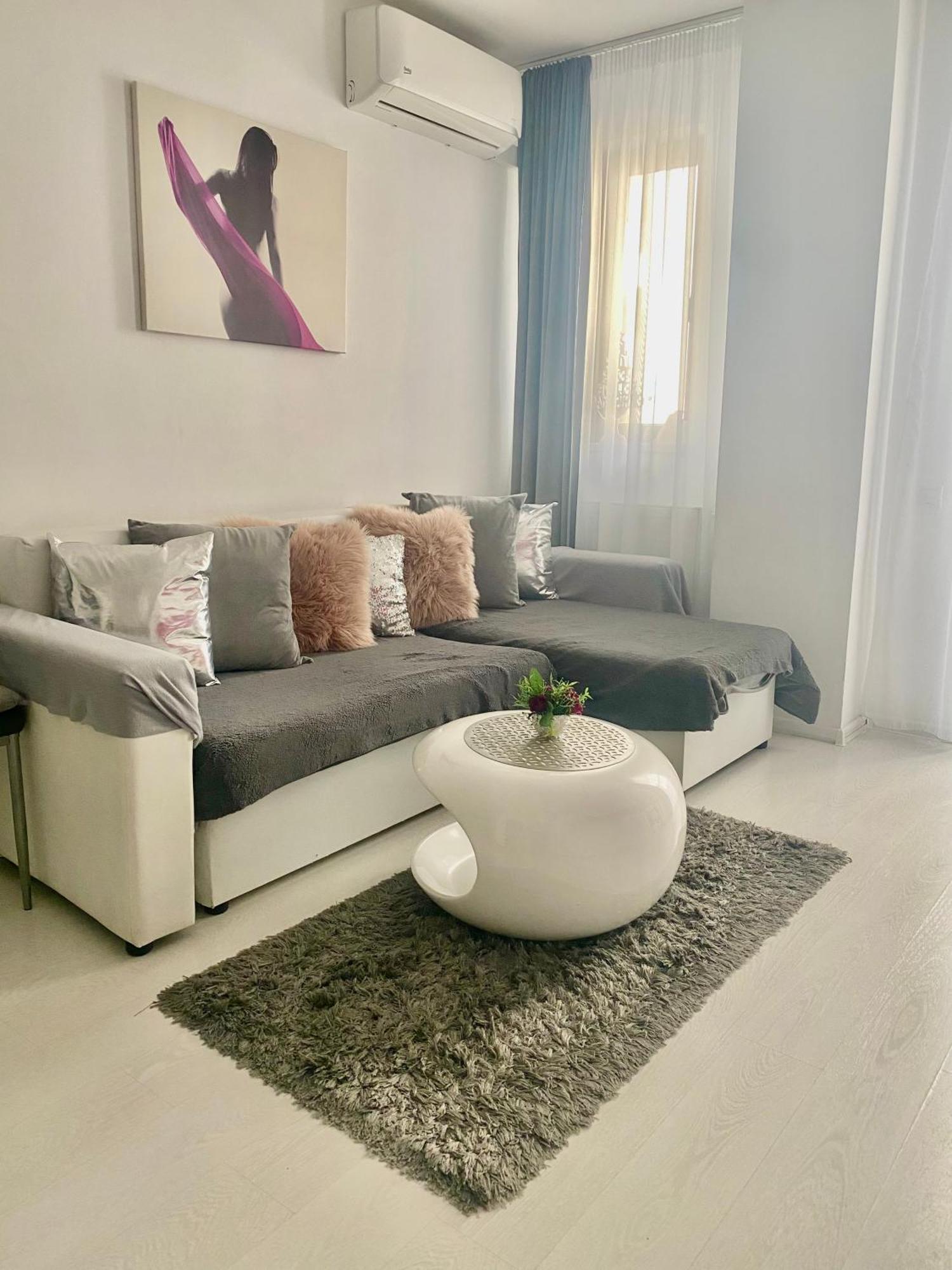 White Luxury Apartment Sibiu Luaran gambar